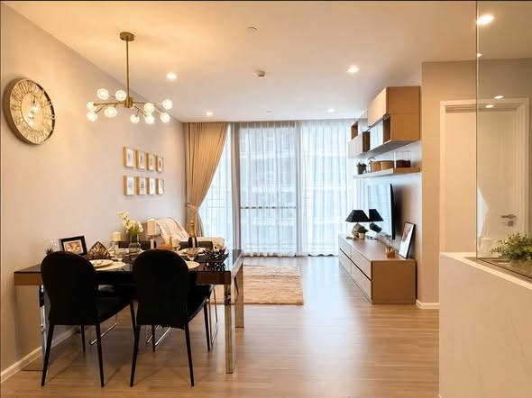 living room of The Room Sukhumvit 69