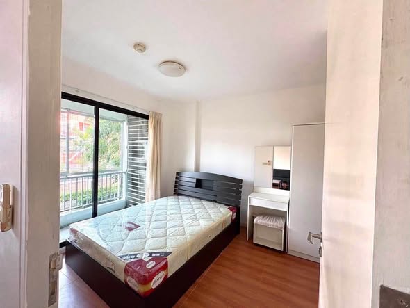 bedroom of The Sense Sukhumvit