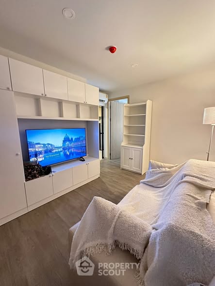bedroom and living room of The SHADE Sathon 1 (เดอะเชดด์ สาทร 1)
