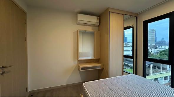 bedroom and room interior of The SHADE Sathon 1 (เดอะเชดด์ สาทร 1)