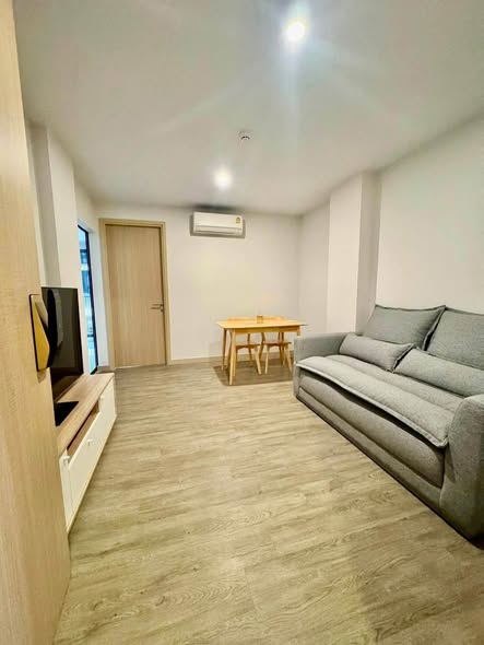 living room of The SHADE Sathon 1 (เดอะเชดด์ สาทร 1)