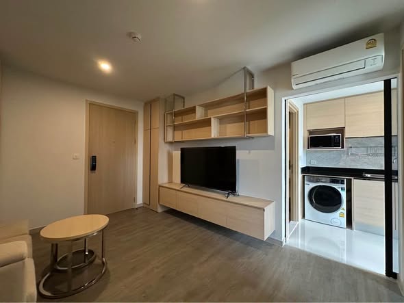 living room and room interior of The SHADE Sathon 1 (เดอะเชดด์ สาทร 1)