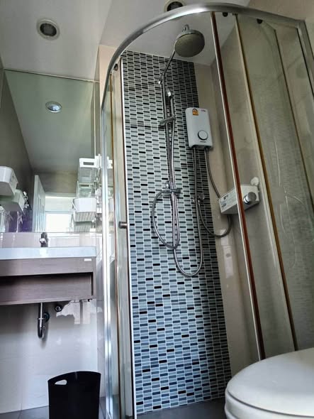 bathroom of The Sky Sukhumvit