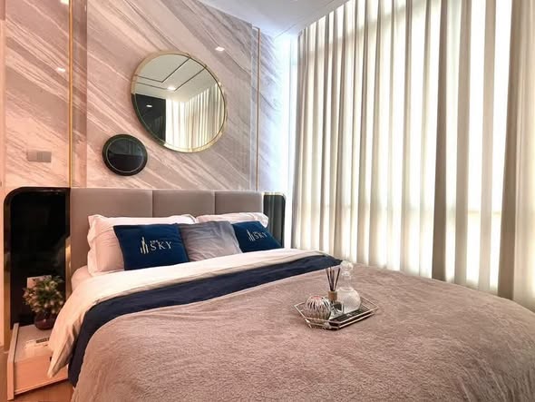 bedroom and bathroom of The Sky Sukhumvit