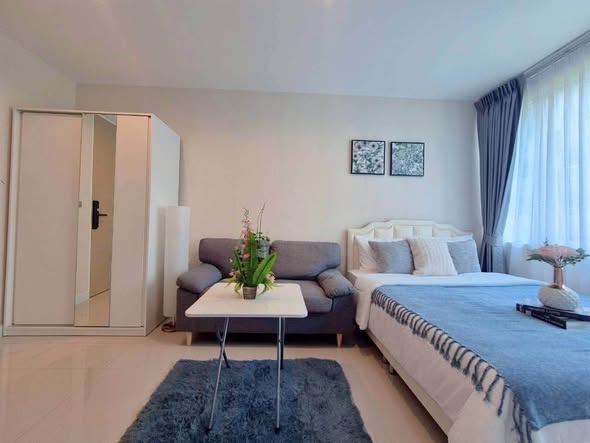 bedroom and room interior of The Sky Sukhumvit