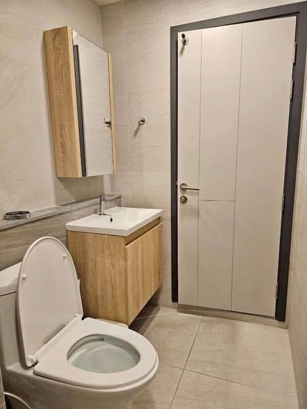 bathroom of The Stage Mindscape Ratchada-Huai Khwang