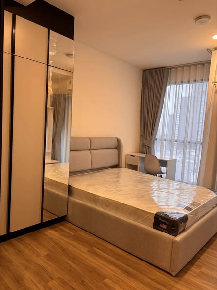 bedroom and room interior and bathroom of The Stage Mindscape Ratchada-Huai Khwang