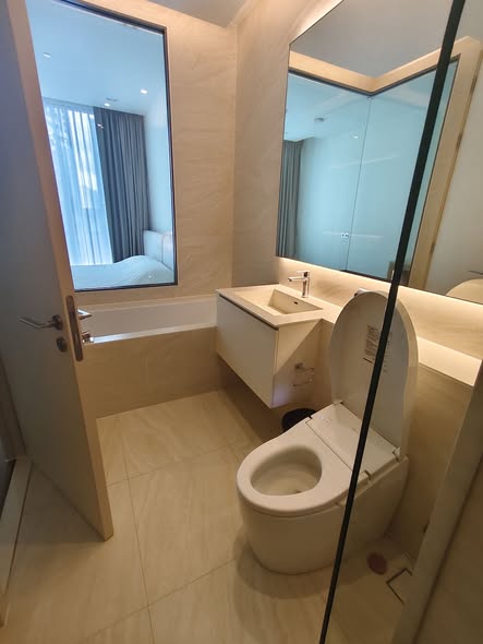 bathroom of The Strand Thonglor