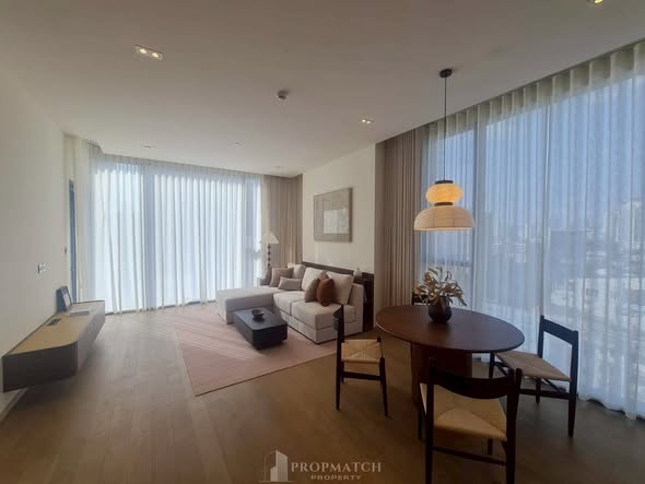 room interior of The Strand Thonglor