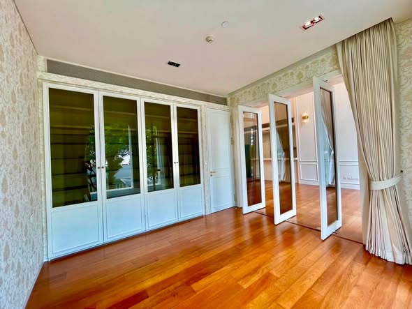 bedroom and room interior of The Sukhothai Residences