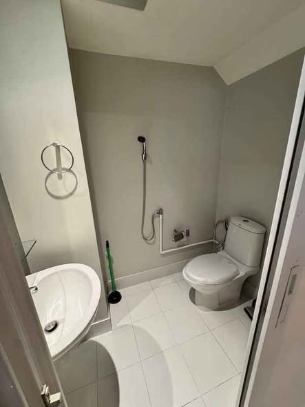 bathroom of The Terrace Lat Phrao 71