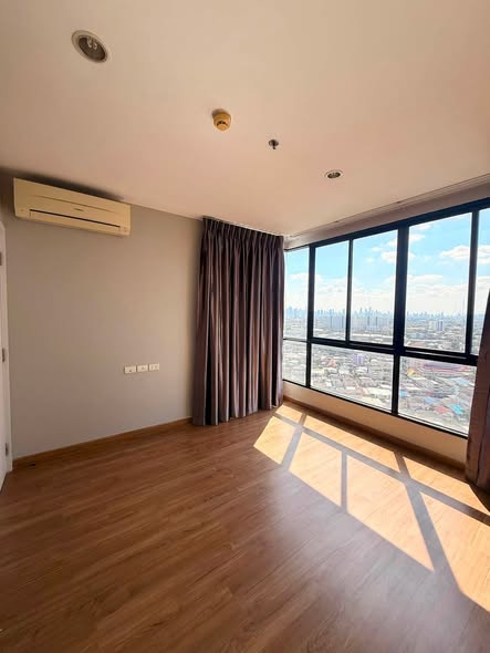bedroom of The Tree Interchange