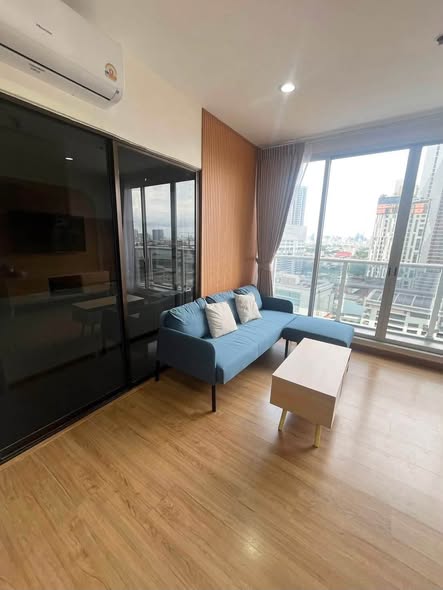bedroom of The Tree Interchange