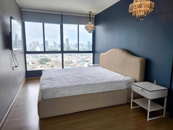 bedroom of The Tree Interchange