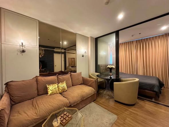 bedroom and living room of The Tree Rio Bang-Aor Station