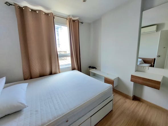 bedroom of The Viva Condo Petchkasem 68