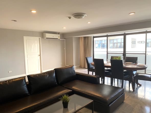 living room of The Waterford Park
