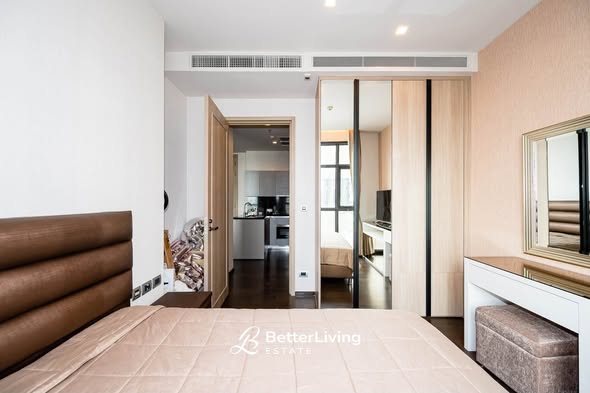 bedroom of THE XXXIX