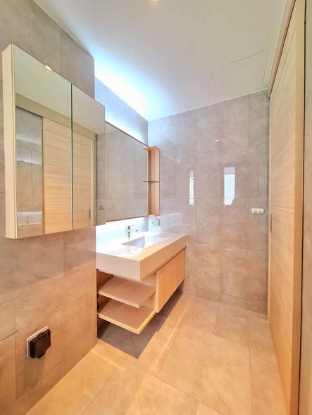 bathroom of THEA Private Suites by TH District