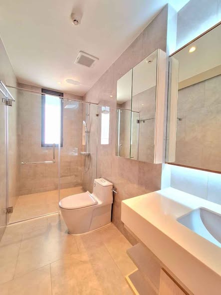 bathroom of THEA Private Suites by TH District