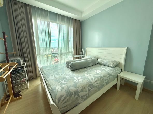bedroom of Thru Thong Lor