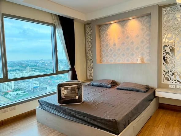 bedroom of Thru Thong Lor
