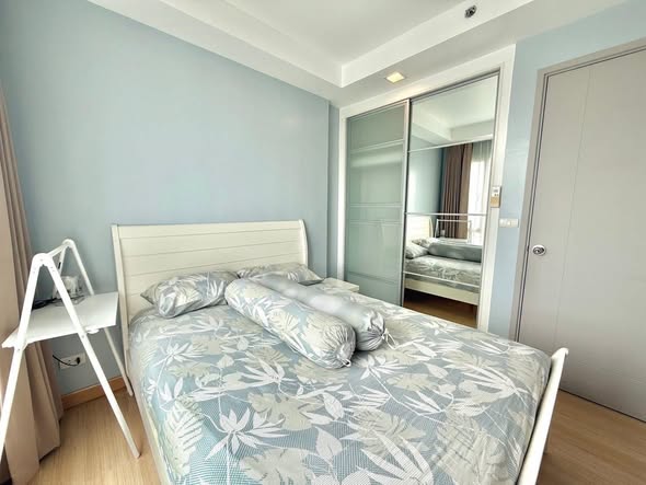 bedroom of Thru Thong Lor