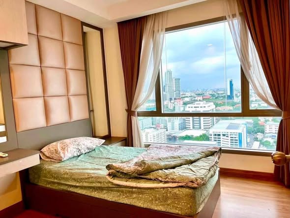 bedroom of Thru Thong Lor