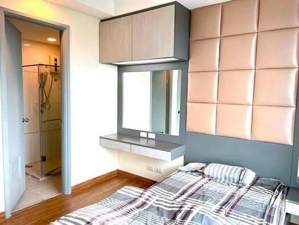 bedroom and room interior of Thru Thong Lor