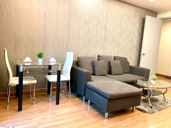 living room of Thru Thong Lor