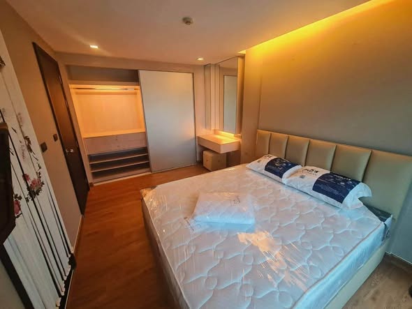 bedroom of Tidy Thonglor
