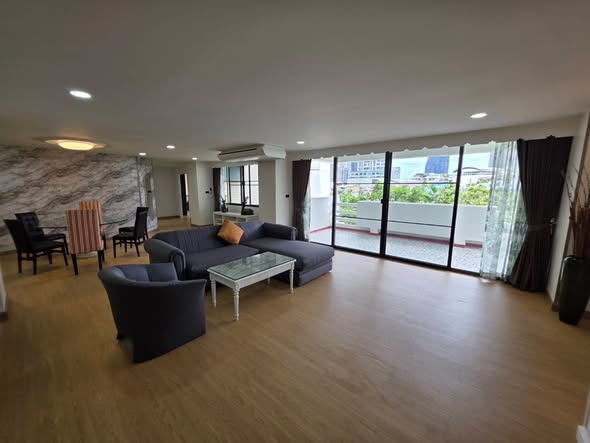 living room and room interior of Tongthip Mansion