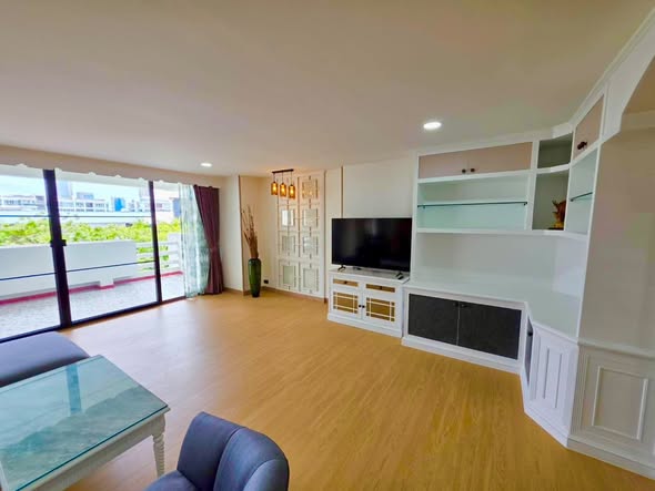 living room and room interior of Tongthip Mansion
