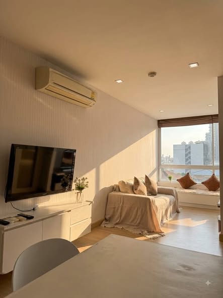 bedroom and living room of Tree Condo Sukhumvit 42