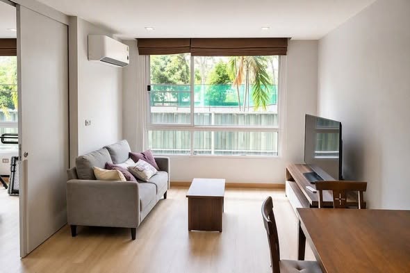 living room and room interior of Tree Condo Sukhumvit 42