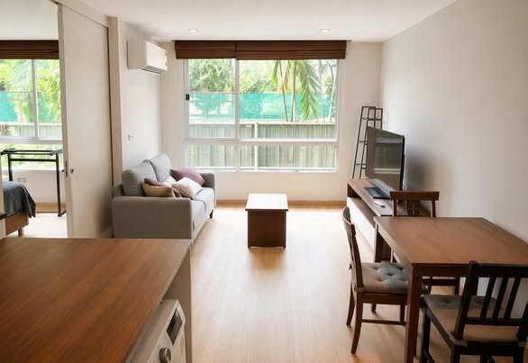living room and room interior of Tree Condo Sukhumvit 42
