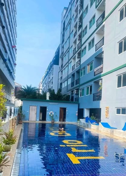 pool of Triogems condo