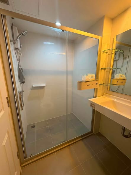 room interior and bathroom of U Delight @ Talat Phlu Station