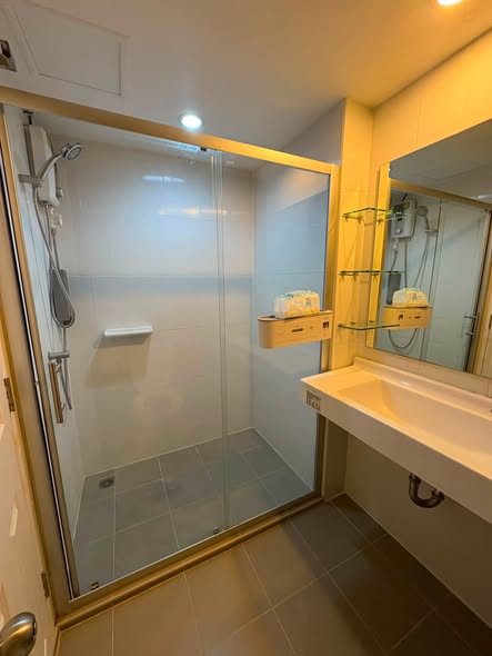 room interior and bathroom of U Delight @ Talat Phlu Station