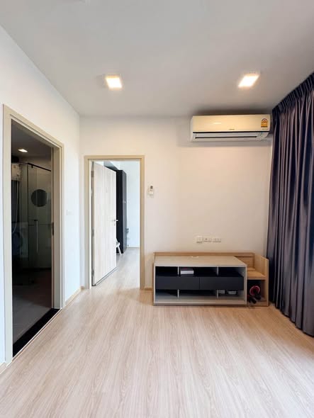 bedroom and room interior of UNIO H TIWANON