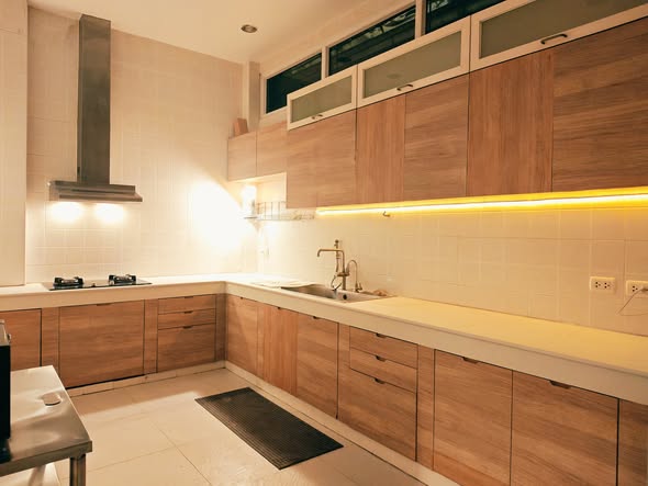 bathroom and kitchen of Urban Sathorn Road