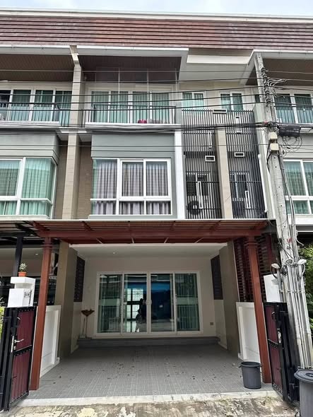 Urban Sathorn Road