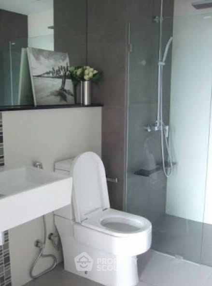 bathroom of Urbano Absolute Sathon-Taksin