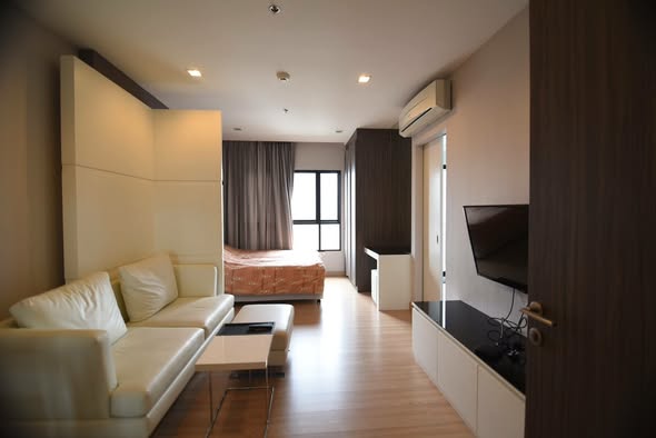 bedroom and living room and room interior of Urbano Absolute Sathon-Taksin