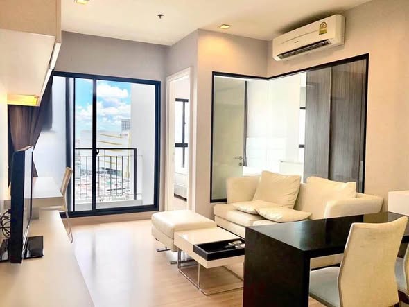 bedroom and room interior of Urbano Absolute Sathon-Taksin