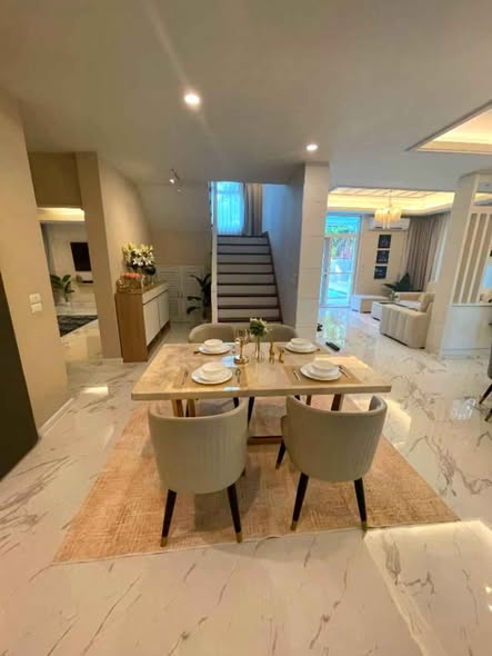 room interior and kitchen of Vararom Premium House Watcharapol-ChatuChot | Q House