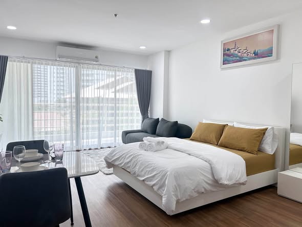bedroom of View Talay 5 C Condominium