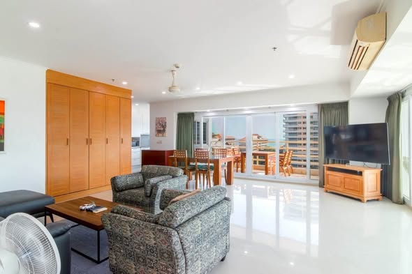 living room and bedroom of View Talay 5D