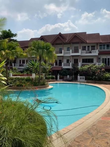 pool of Villa 49 Housing