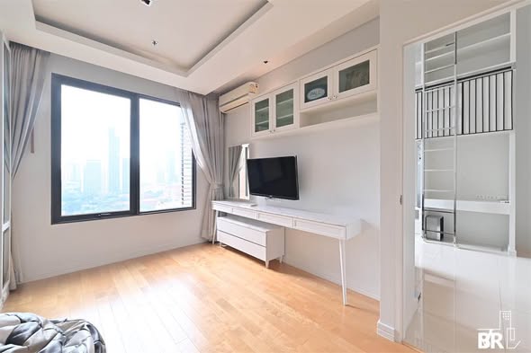 bedroom and living room and room interior of Villa Asoke Condominium